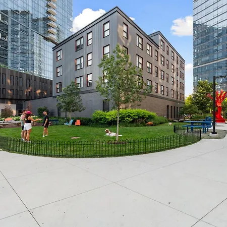 Modern 4Br City Retreat With Stunning Views