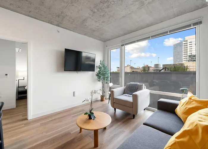Modern 4br Retreat With Stunning Views