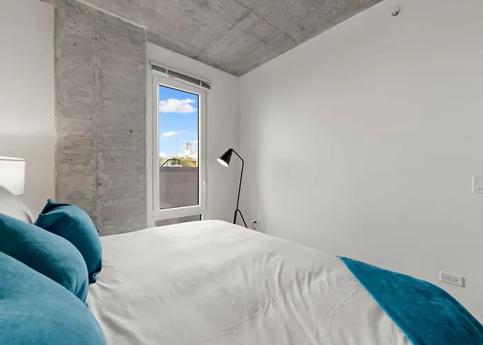 Modern 4br Retreat With Stunning Views *