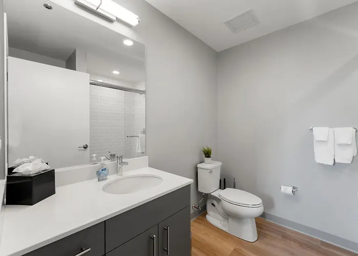 Hotel Modern 4br Retreat With Stunning Views Chicago