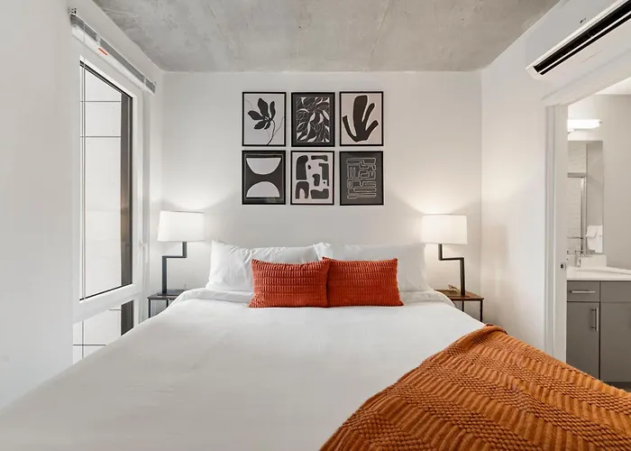 Modern 4br Retreat With Stunning Views Hotel Chicago