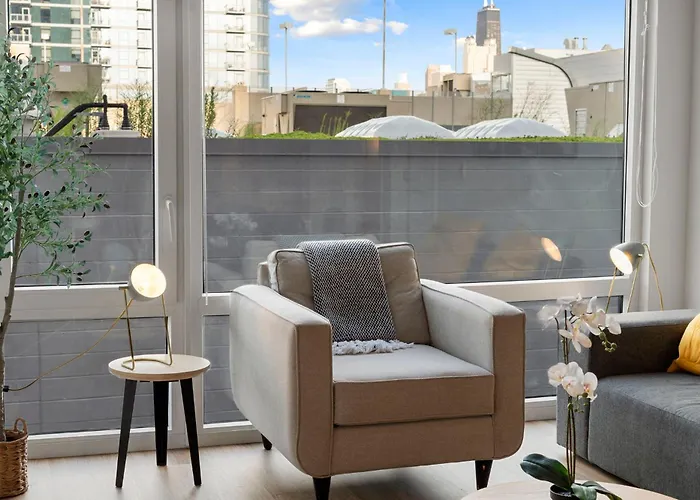 Modern 4br Retreat With Stunning Views Chicago
