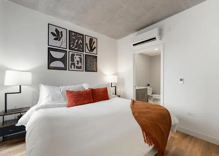 Hotel Modern 4br Retreat With Stunning Views Chicago