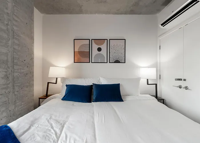 Modern 4br Retreat With Stunning Views Hotel