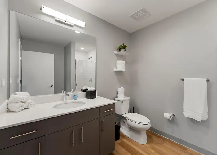 Modern 4br Retreat With Stunning Views *