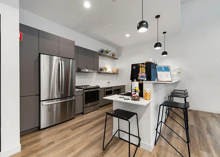 Modern 4br Retreat With Stunning Views * Chicago