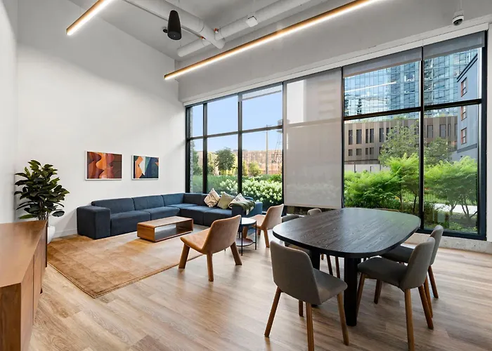 Hotel Modern 4br Retreat With Stunning Views Chicago