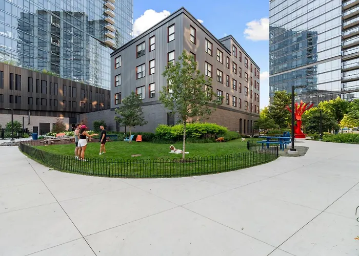 Modern 4br Retreat With Stunning Views * Chicago